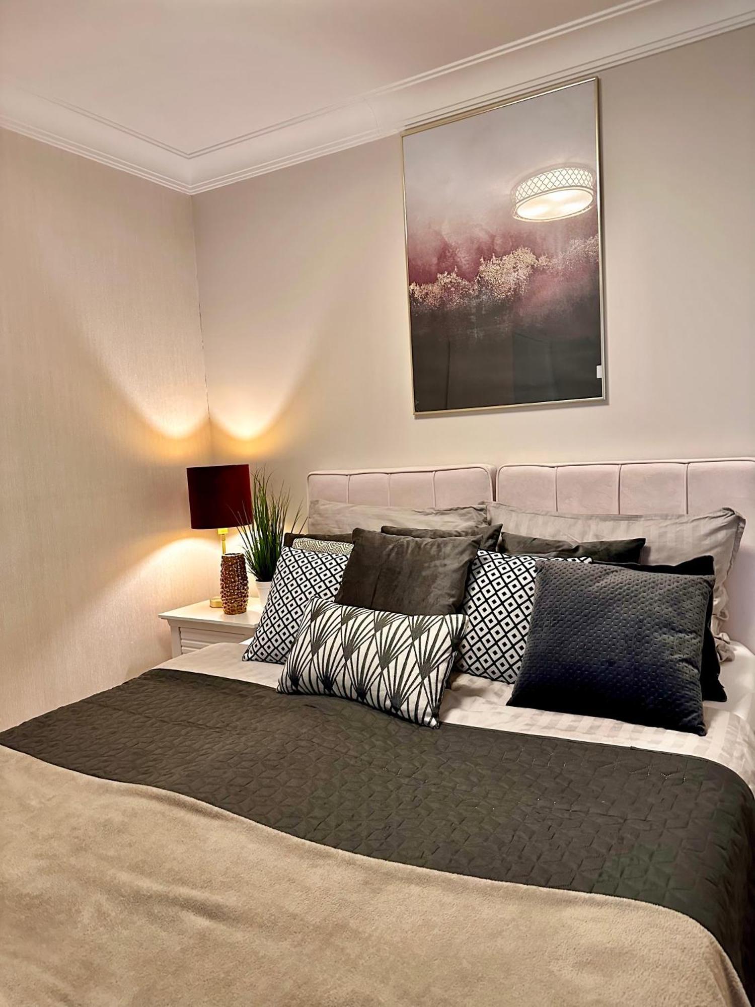 Apartamenty Kielce- Apartament Rubin Przy Zalew Kielecki, Faktura, Parking, Centrum المظهر الخارجي الصورة